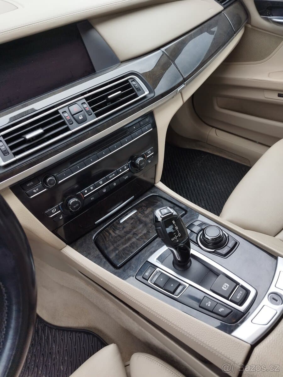 2011 BMW 7-SERIES - 6