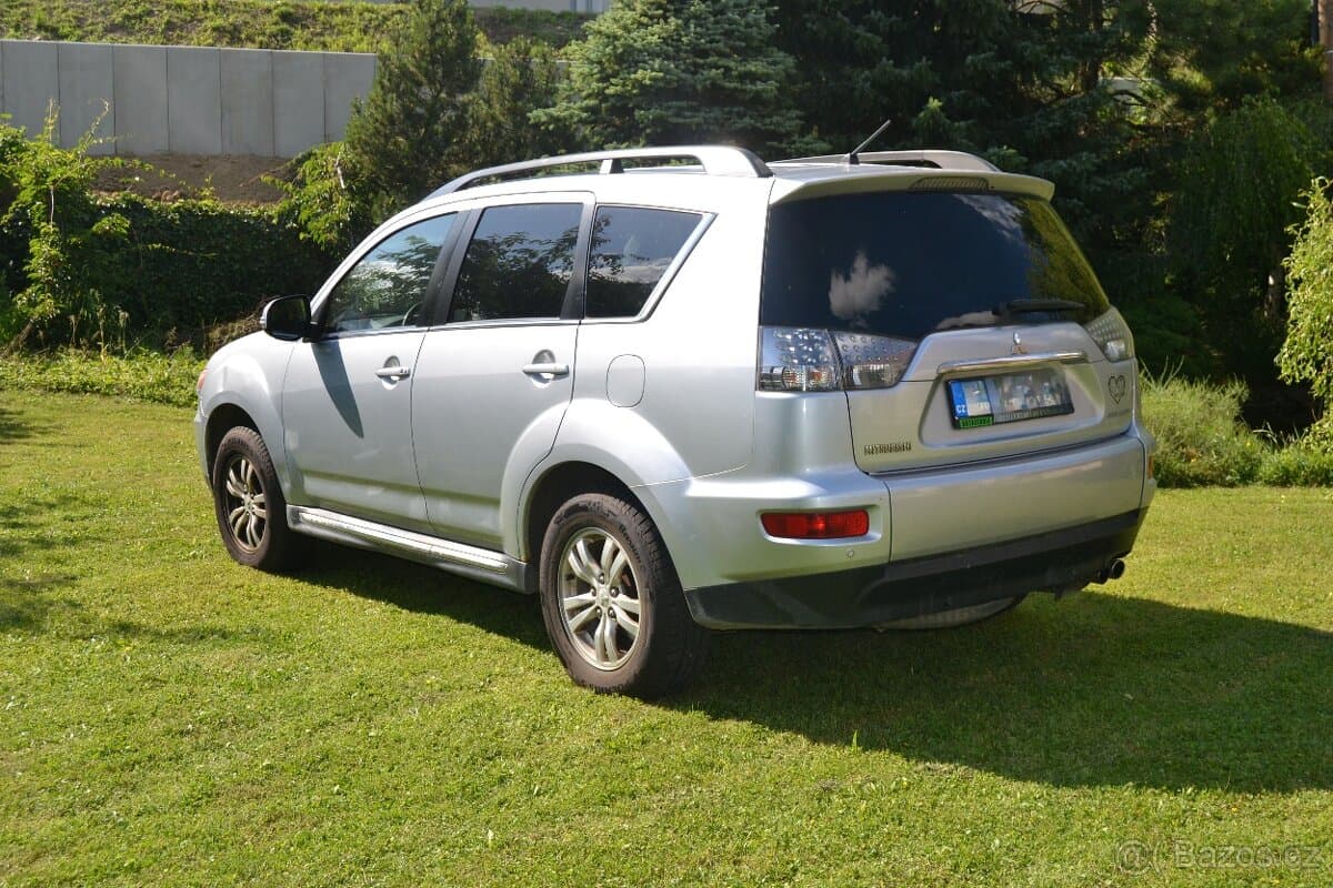 2013 Mitsubishi OUTLANDER - 6