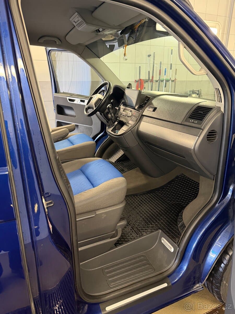 Volkswagen MULTIVAN - 6