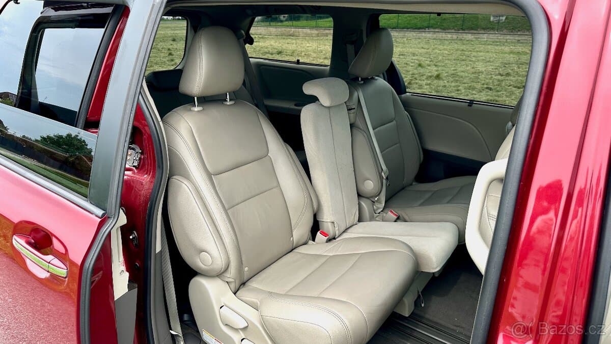 2016 Toyota SIENNA - 6