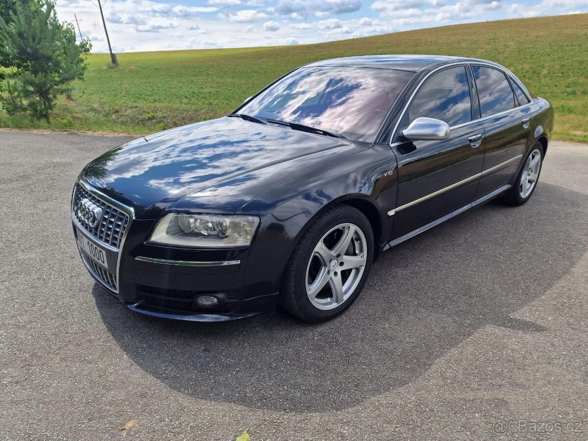 2006 Audi S8 - 6