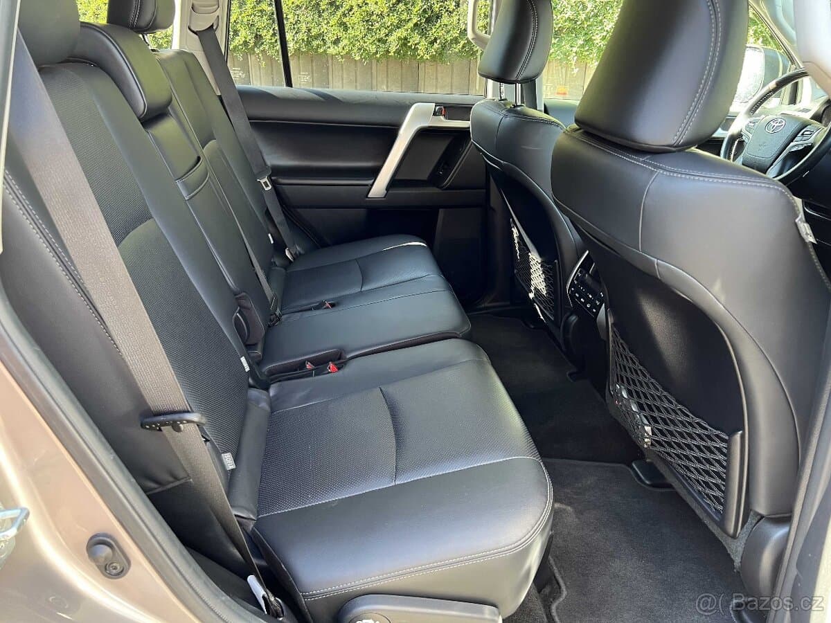 2020 Toyota LAND CRUISER - 6