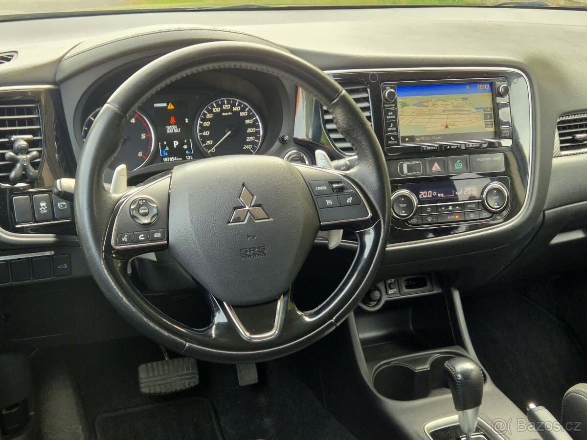 2016 Mitsubishi OUTLANDER - 6