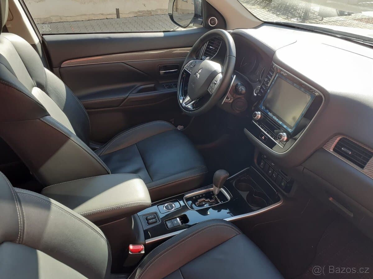 2021 Mitsubishi OUTLANDER - 6