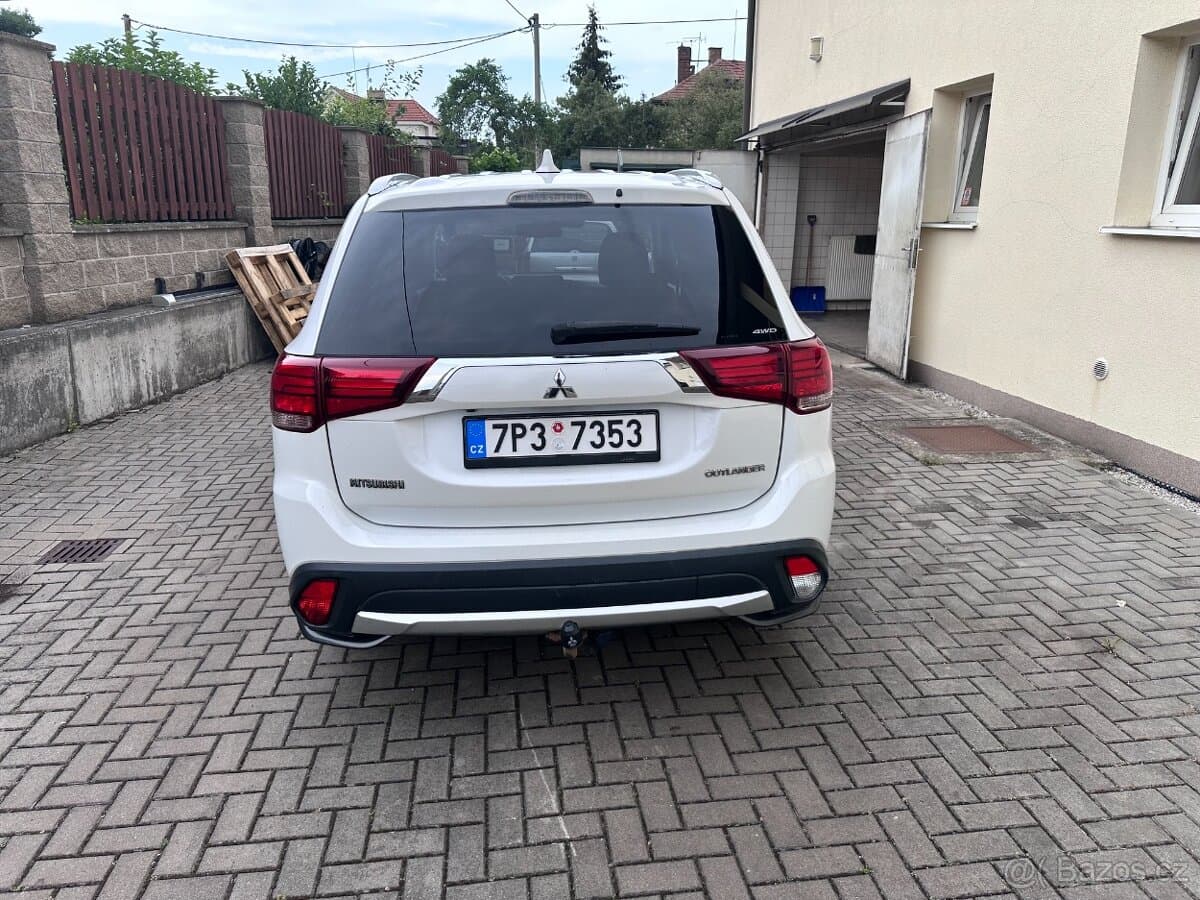 2017 Mitsubishi OUTLANDER - 6