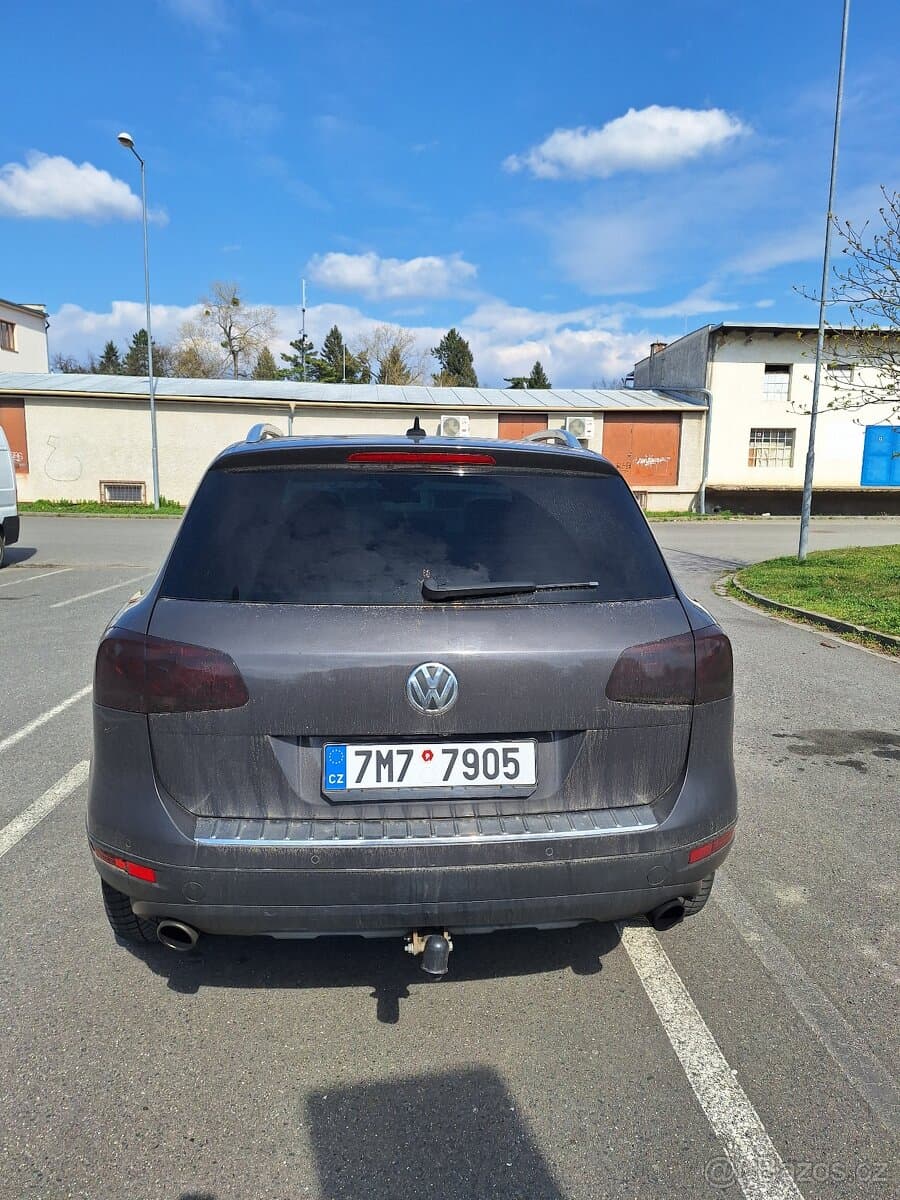 2011 Volkswagen TOUAREG - 6