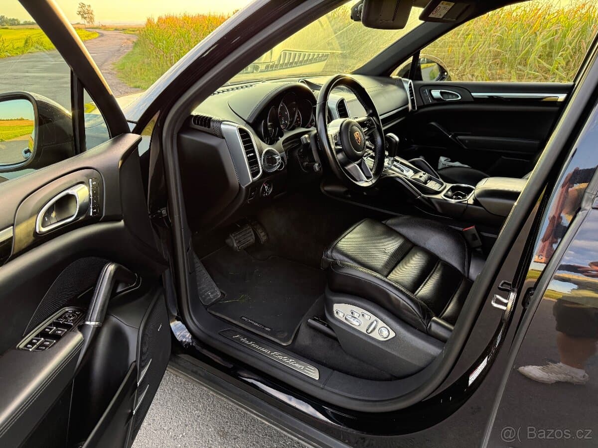 2017 Porsche CAYENNE - 6