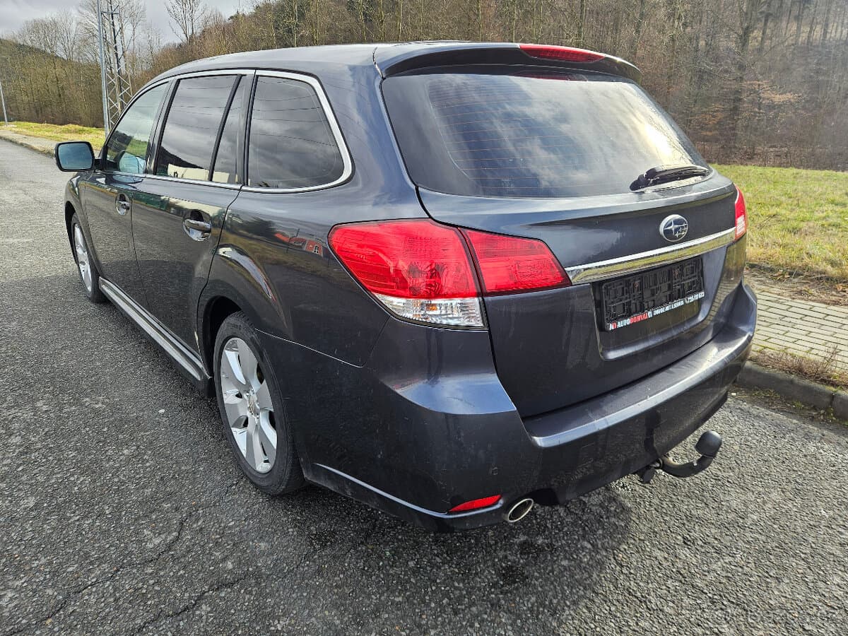 2010 Subaru LEGACY - 6