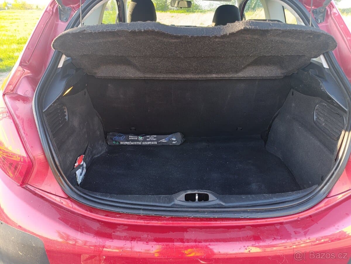 2013 Peugeot 208 - 6