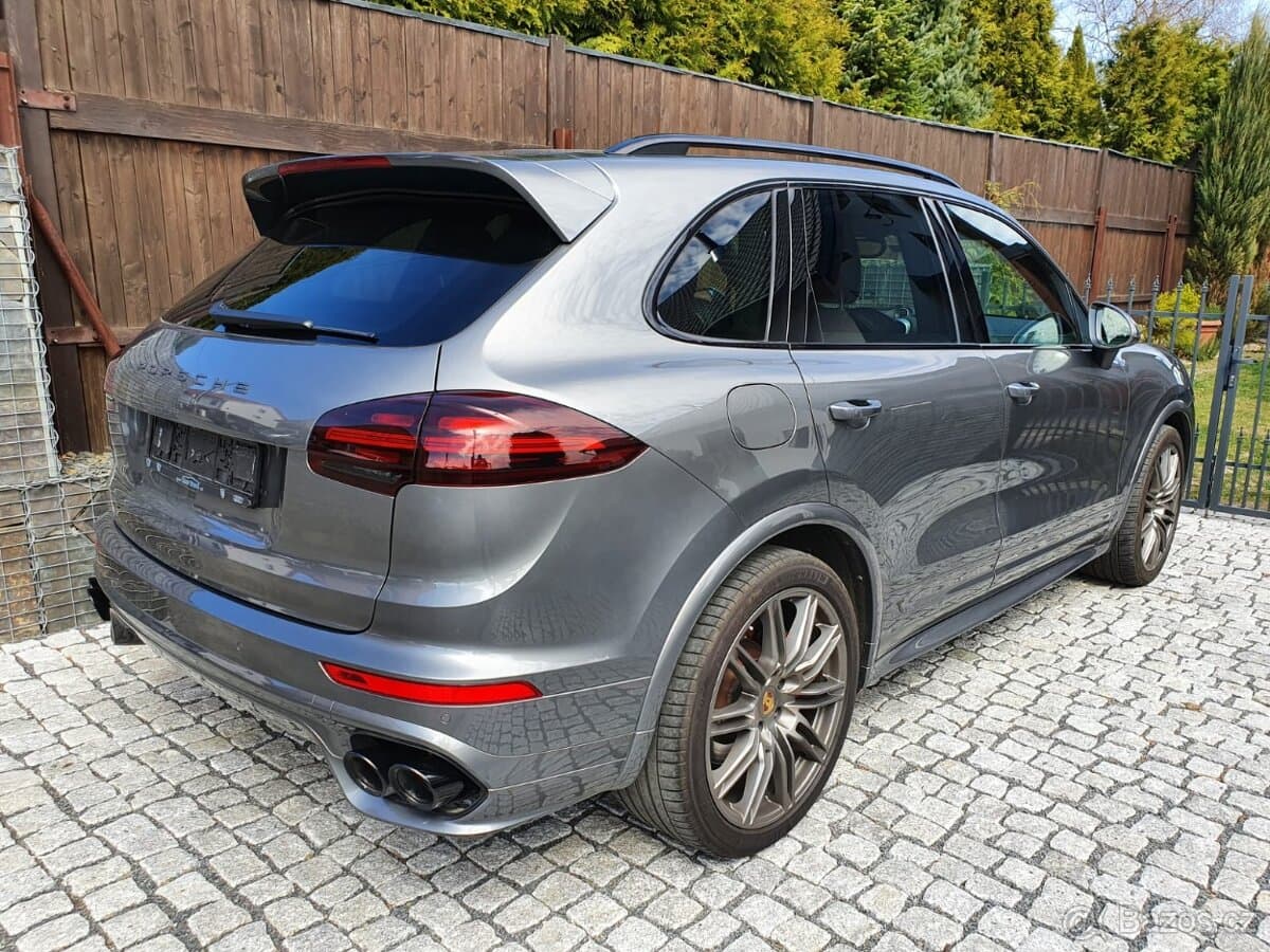 2015 Porsche CAYENNE - 6