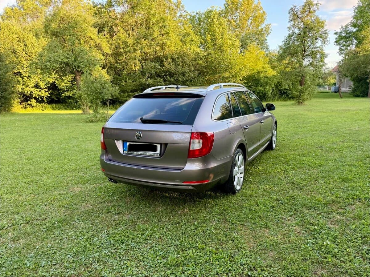 2011 Škoda SUPERB - 6