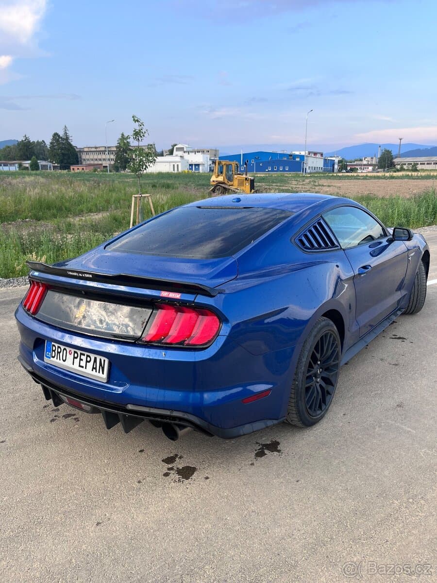 2018 Ford MUSTANG - 6