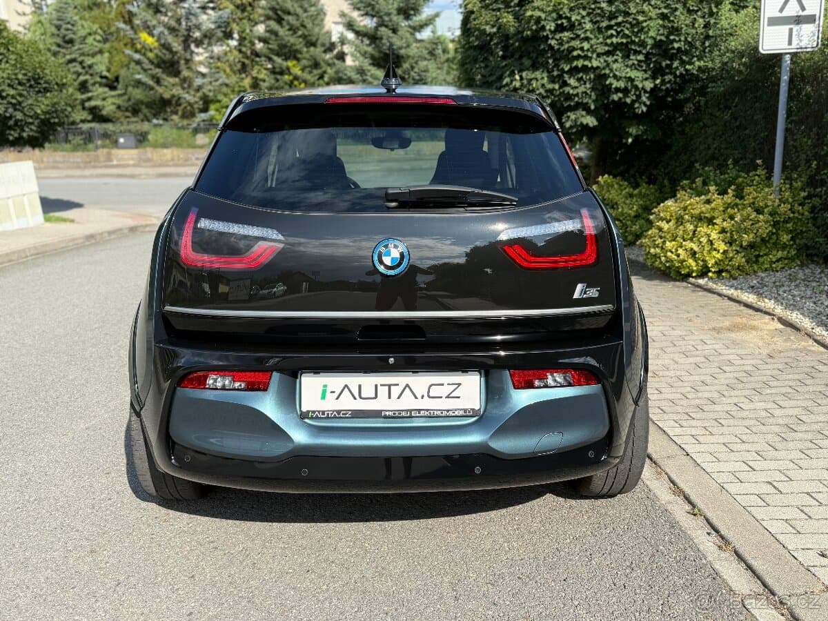 2022 BMW i3 - 6