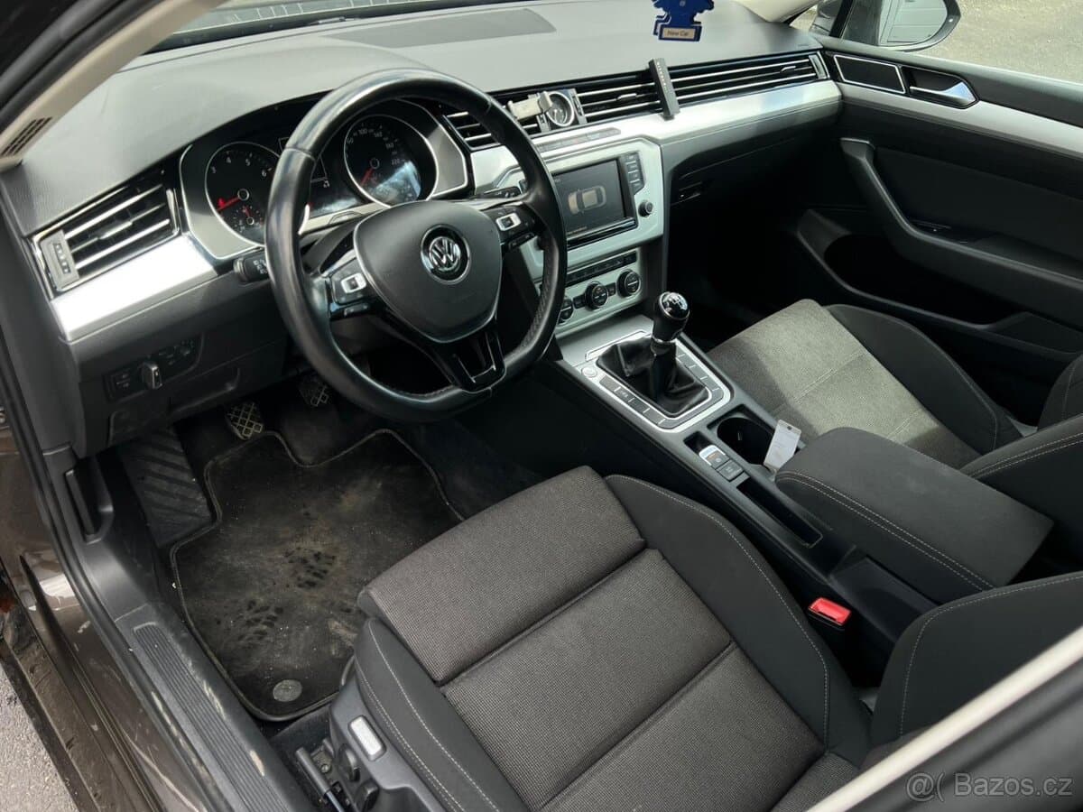 2016 Volkswagen PASSAT - 6
