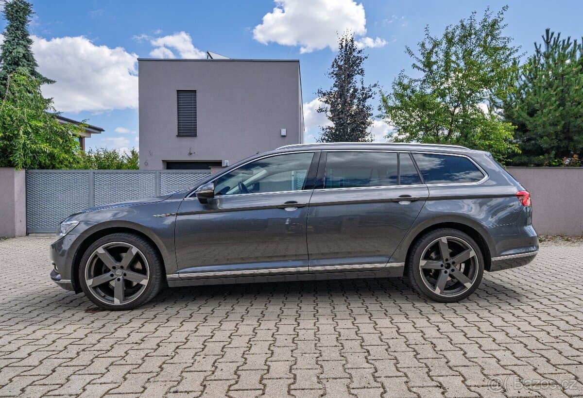 2016 Volkswagen PASSAT - 6