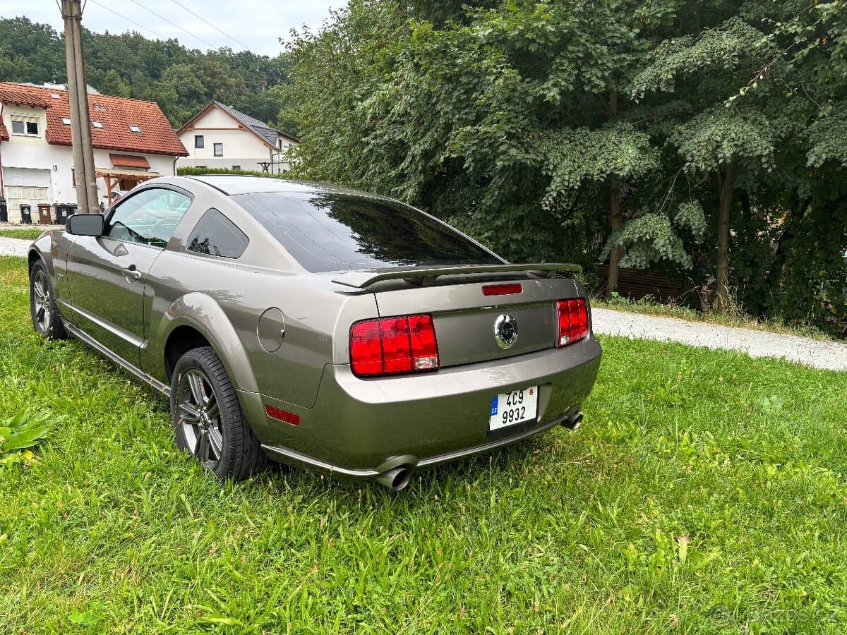 2005 Ford MUSTANG - 6