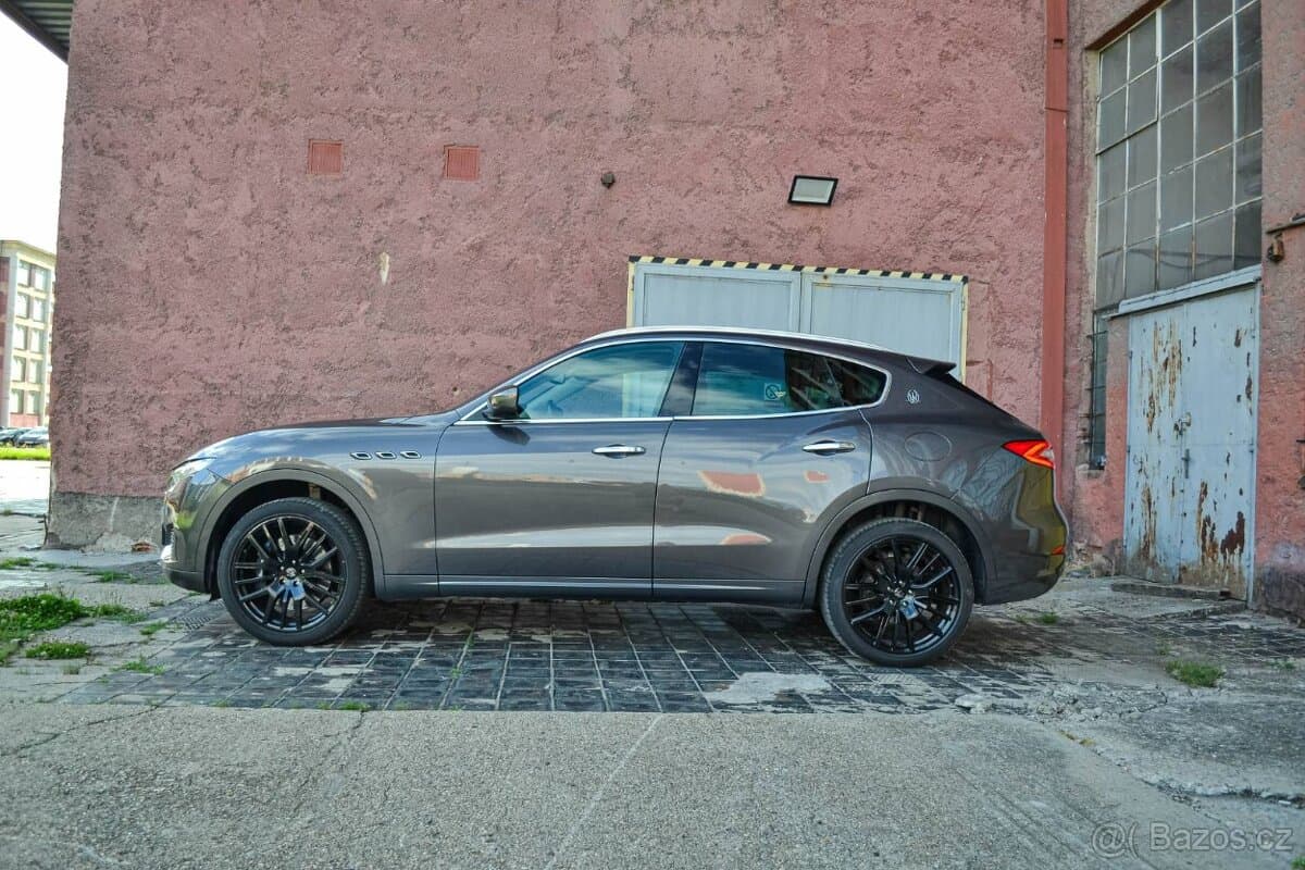 2017 Maserati LEVANTE - 6