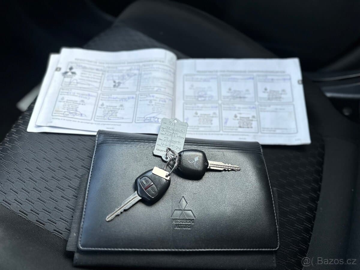 2013 Mitsubishi OUTLANDER - 6