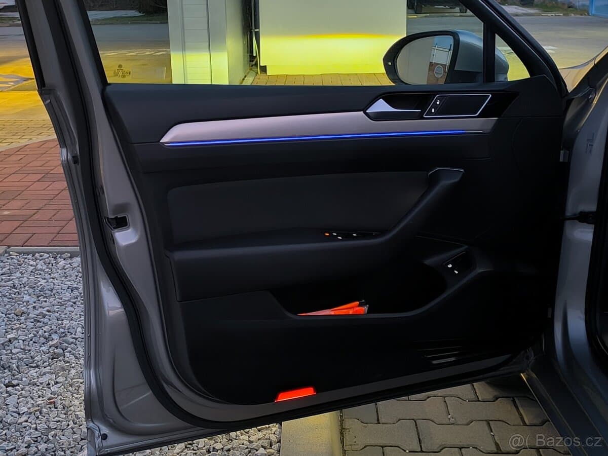 2016 Volkswagen PASSAT - 6