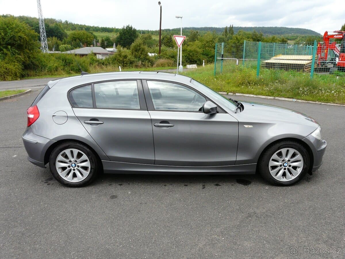 2011 BMW 1-SERIES - 6