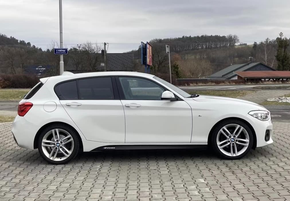 2016 BMW 1-SERIES - 6