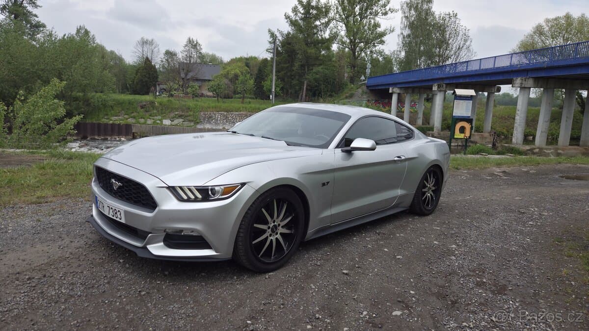 2017 Ford MUSTANG - 6