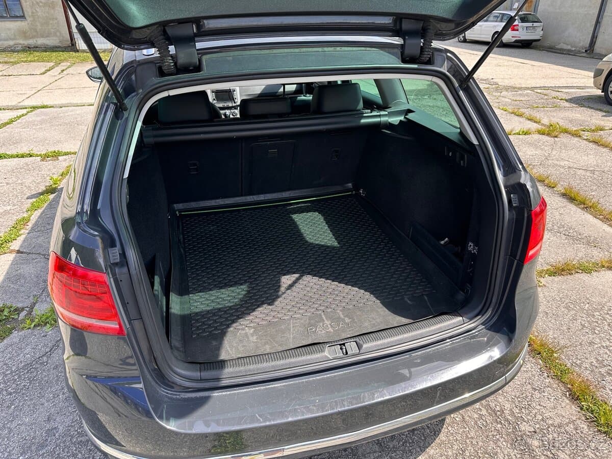 2013 Volkswagen PASSAT - 6
