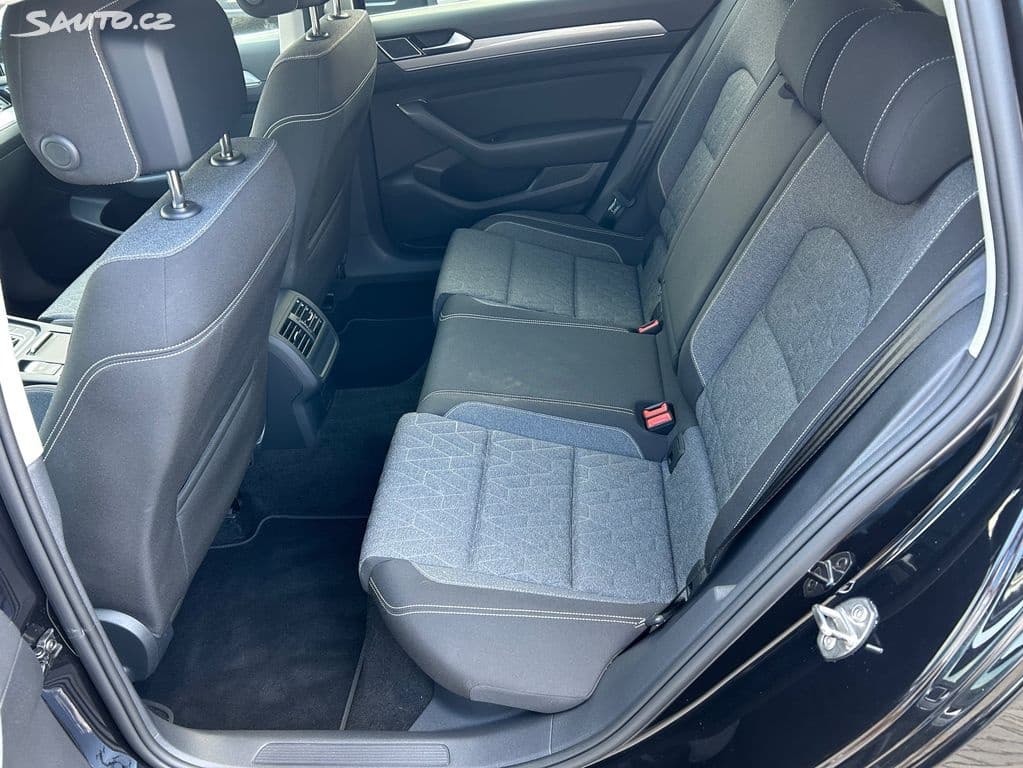 2022 Volkswagen PASSAT - 6