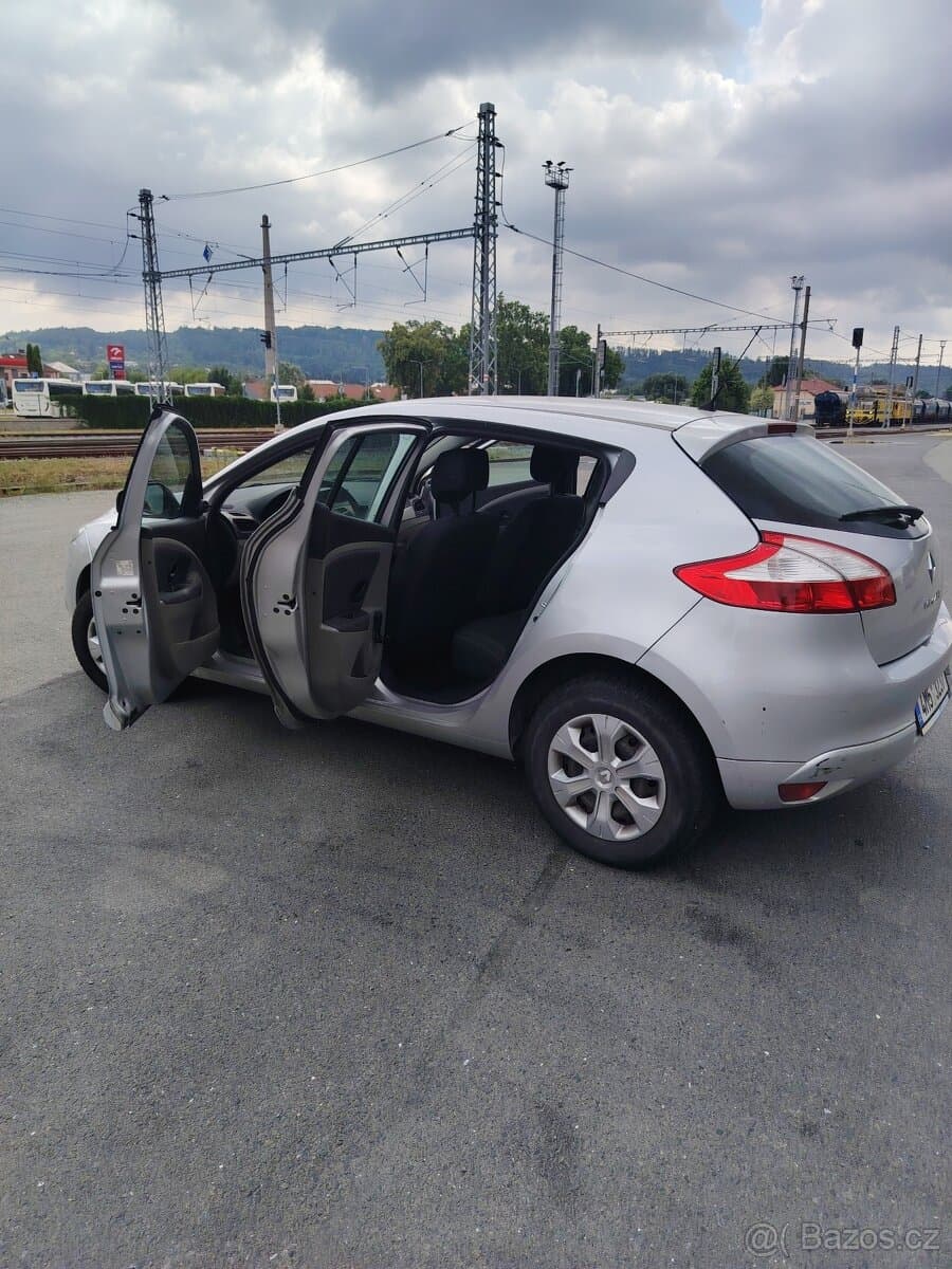 2010 Renault MEGANE - 6