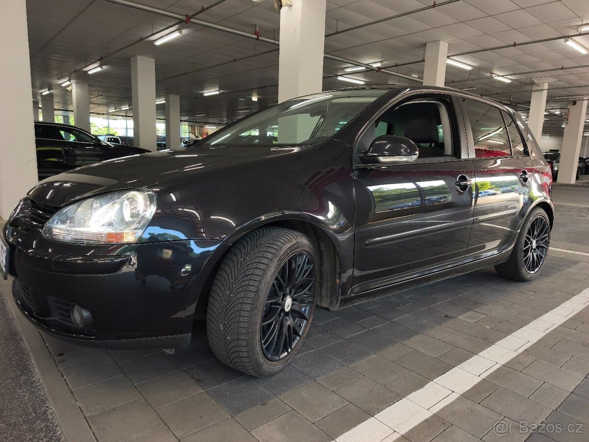 Volkswagen GOLF - 6