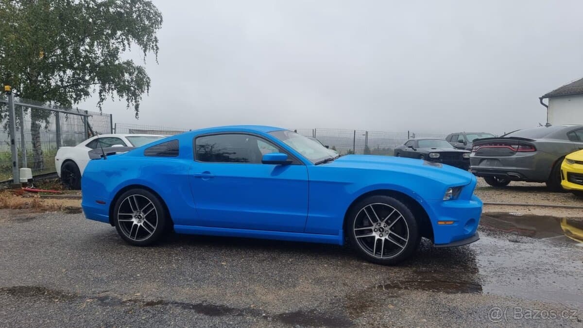 2013 Ford MUSTANG - 6