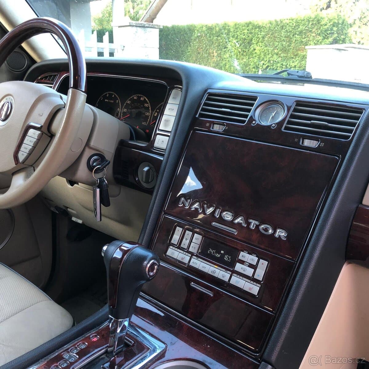 2005 Lincoln NAVIGATOR - 6