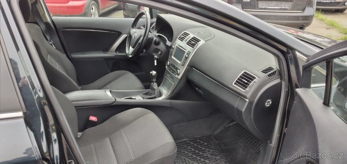 2012 Toyota AVENSIS - 6