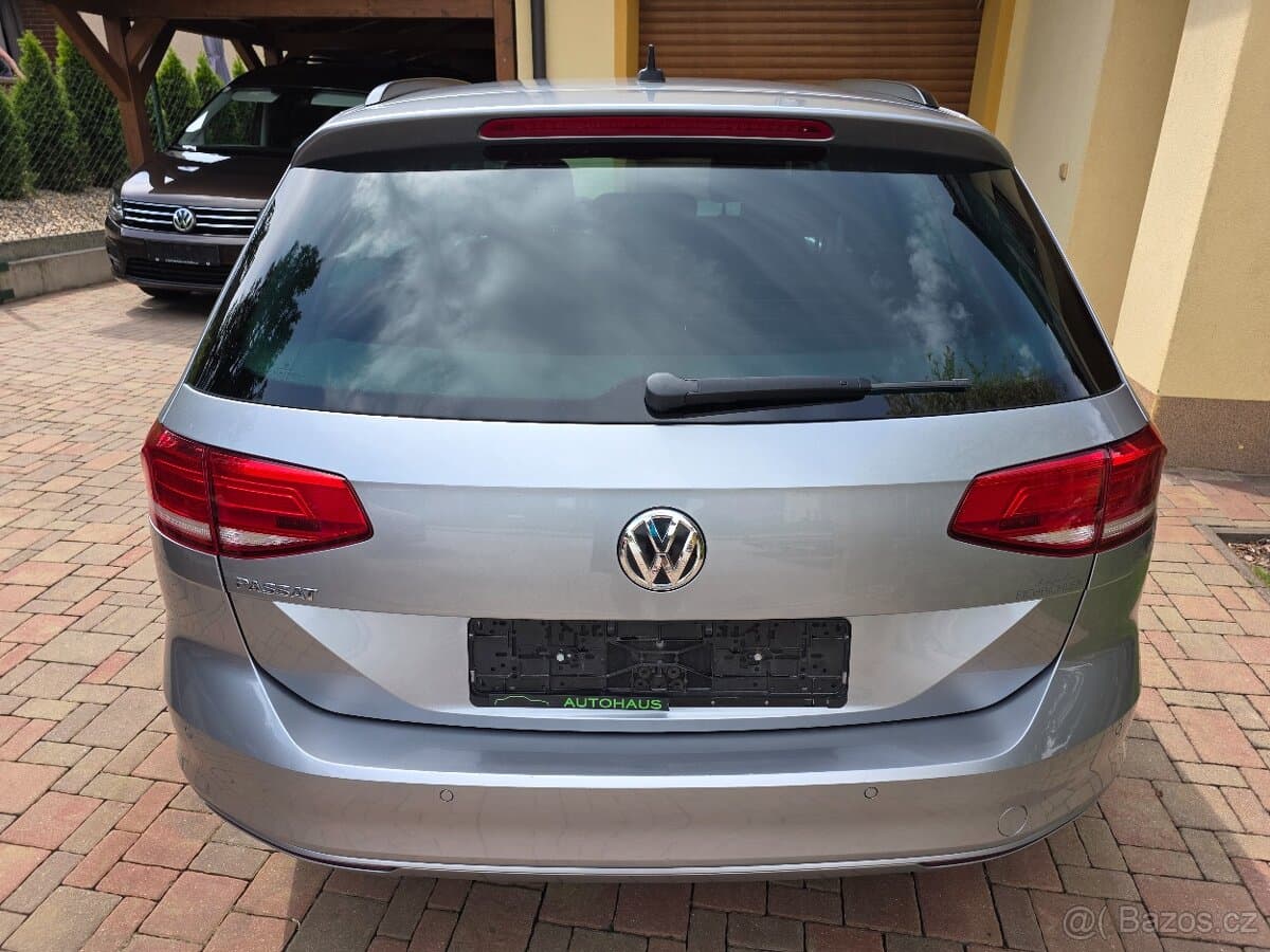 2017 Volkswagen PASSAT - 6