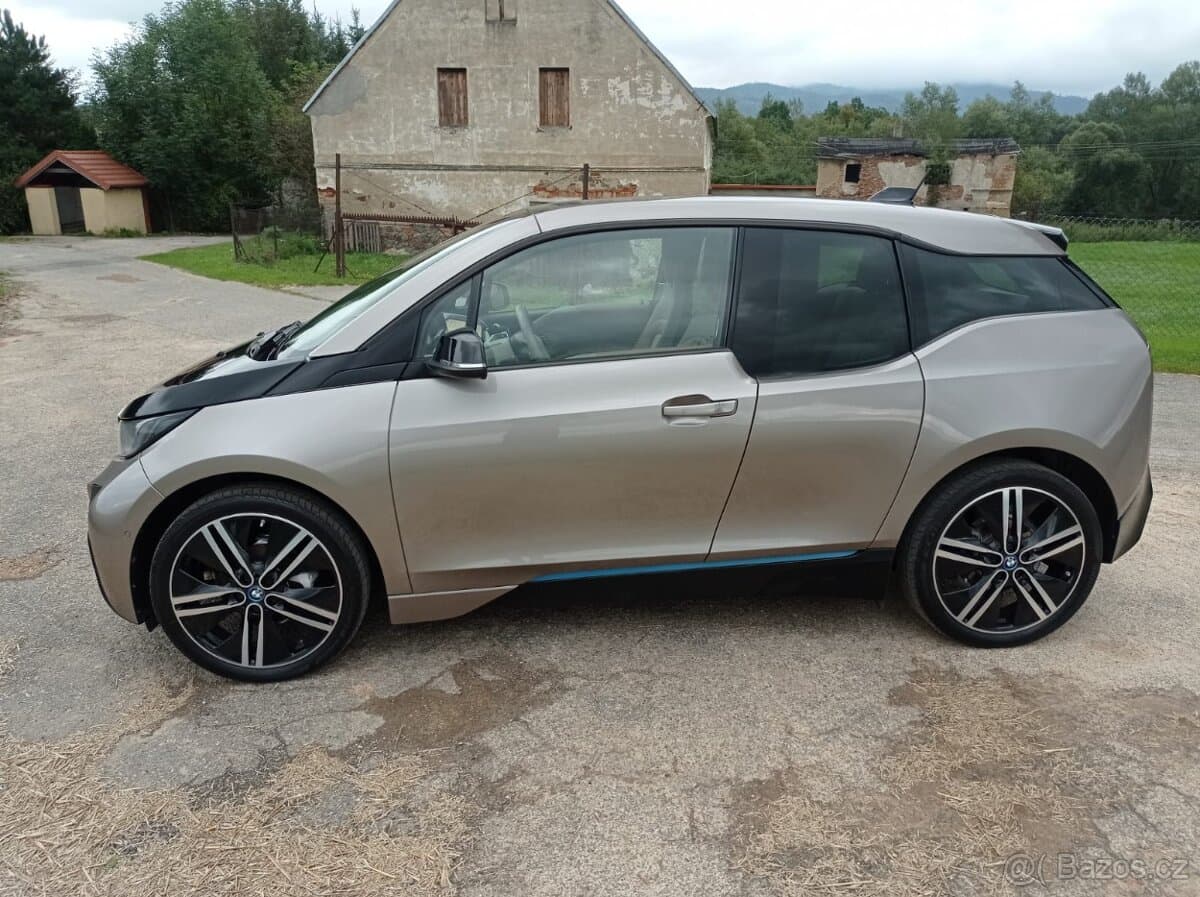 2017 BMW i3 - 6
