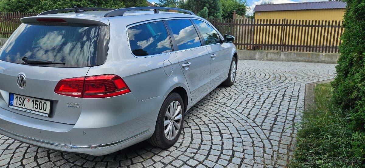 2011 Volkswagen PASSAT - 6