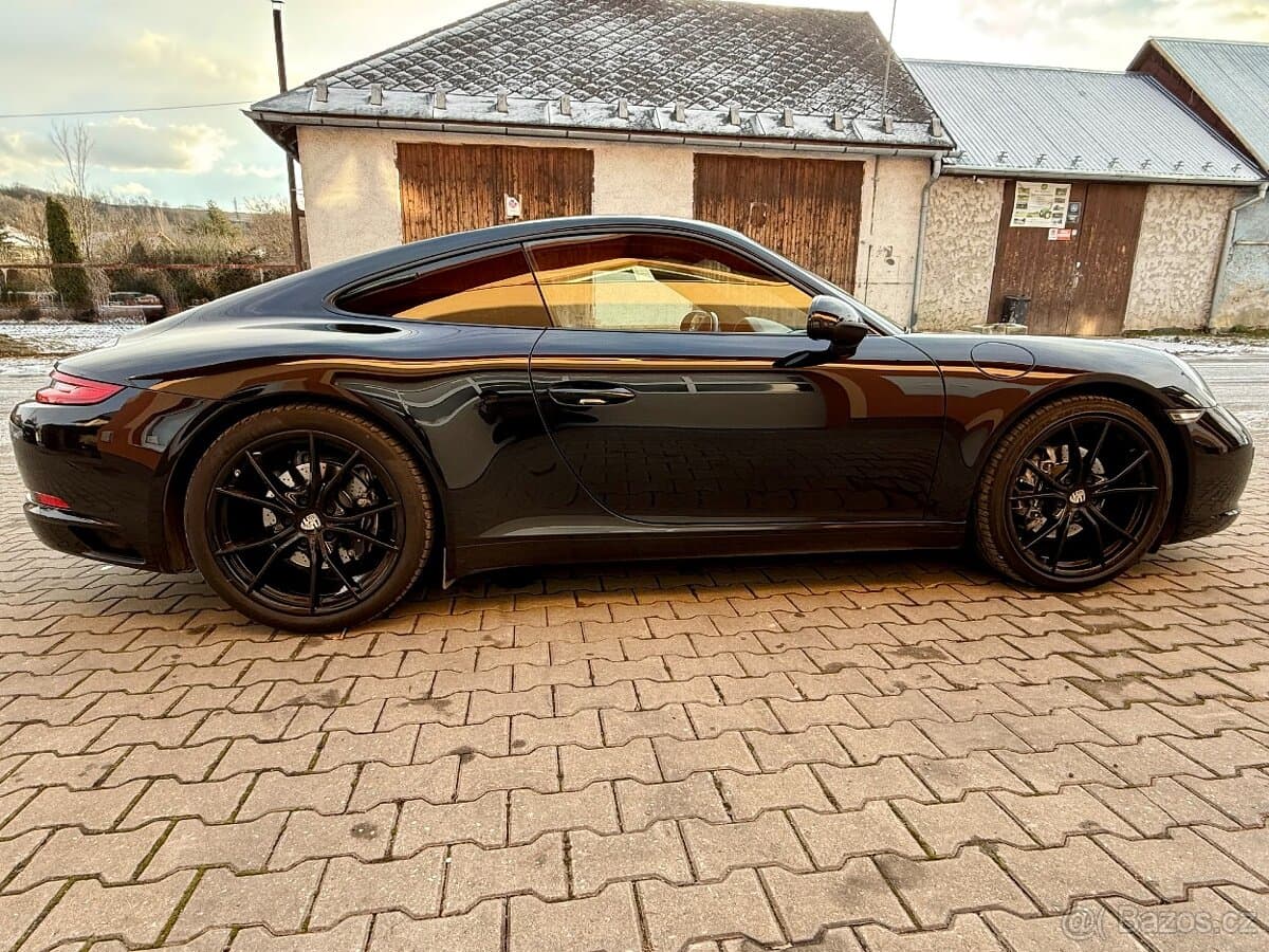 2018 Porsche 911 - 6