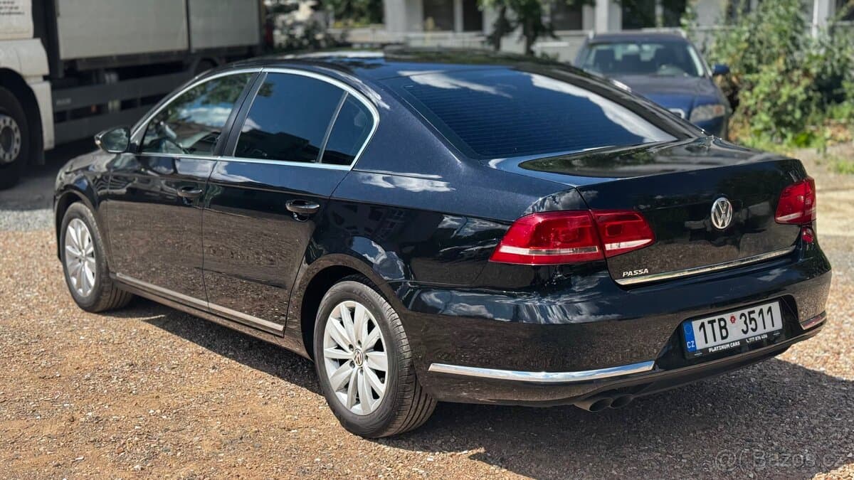 2011 Volkswagen PASSAT - 6