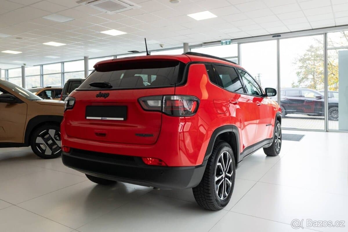 2023 Jeep COMPASS - 6
