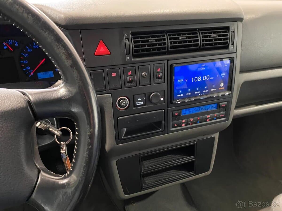 2002 Volkswagen MULTIVAN - 6