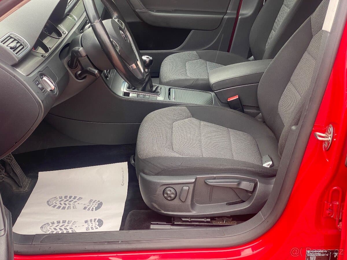2011 Volkswagen PASSAT - 6