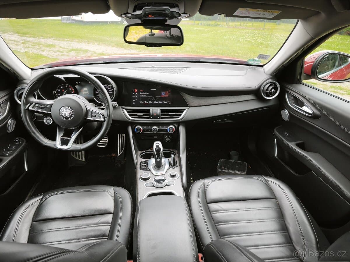 2022 Alfa Romeo GIULIA - 6