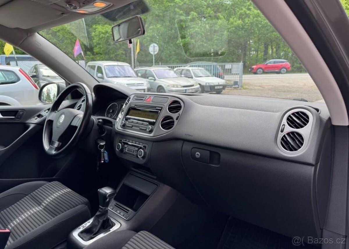 2010 Volkswagen TIGUAN - 6