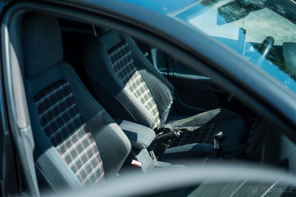 2005 Volkswagen GOLF - 6