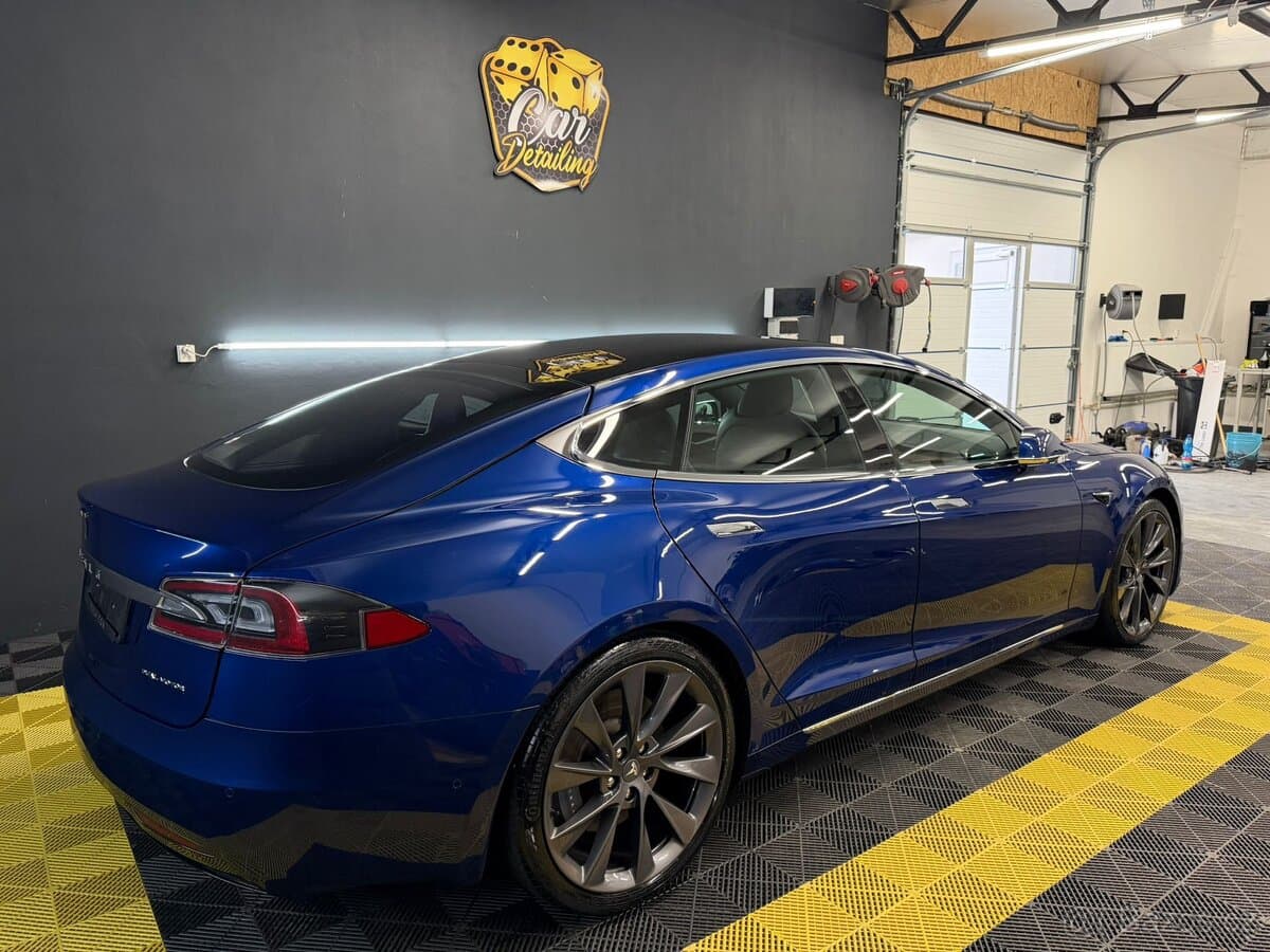 2020 Tesla MODEL S - 6