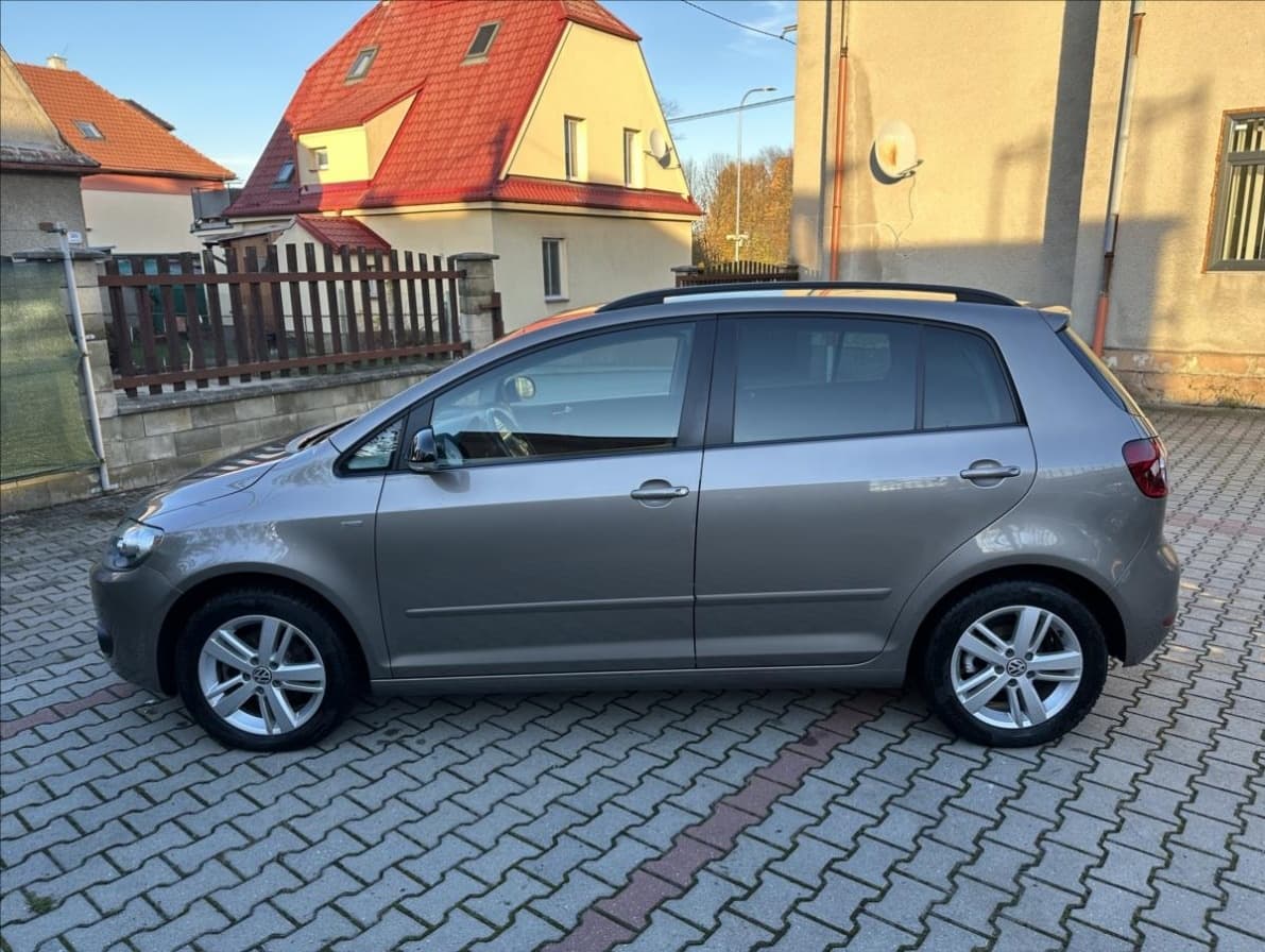 Volkswagen GOLF - 6