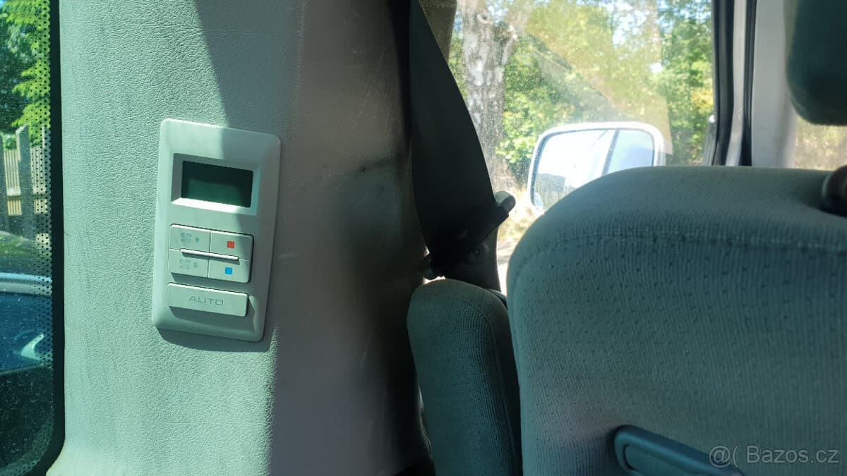 2002 Volkswagen CARAVELLE - 6