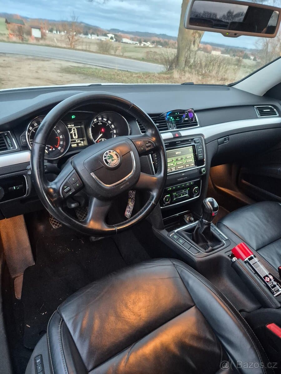 2011 Škoda SUPERB - 6