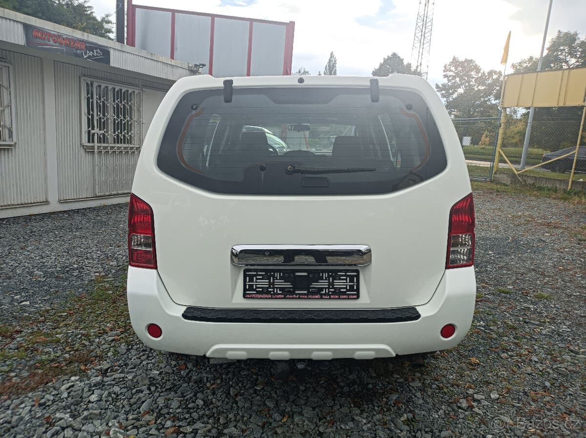 2011 Nissan PATHFINDER - 6