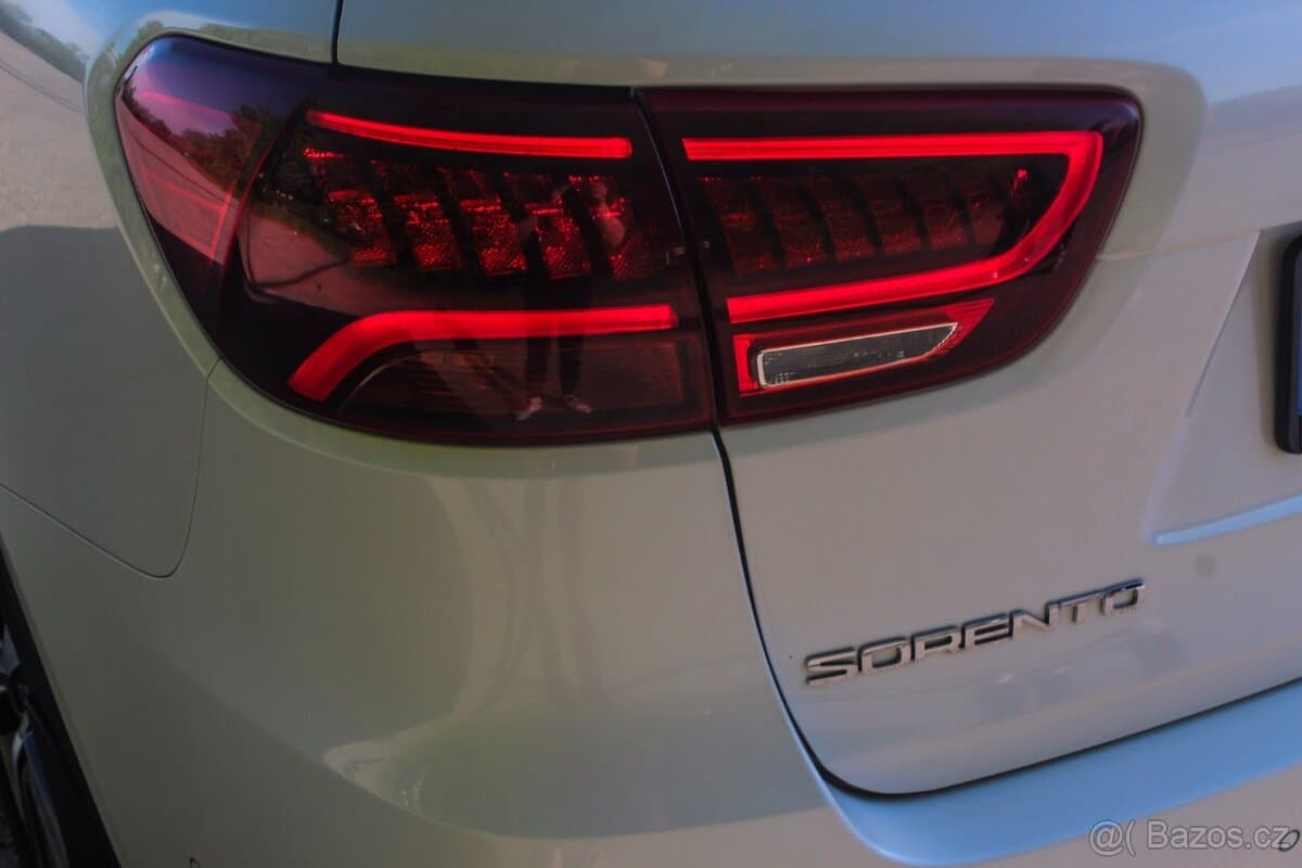 2019 Kia SORENTO - 6